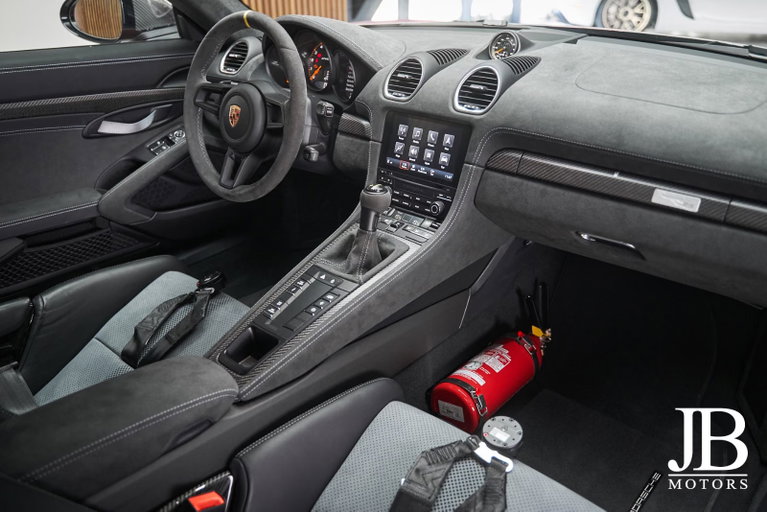 Porsche 718 Cayman GT4 RS