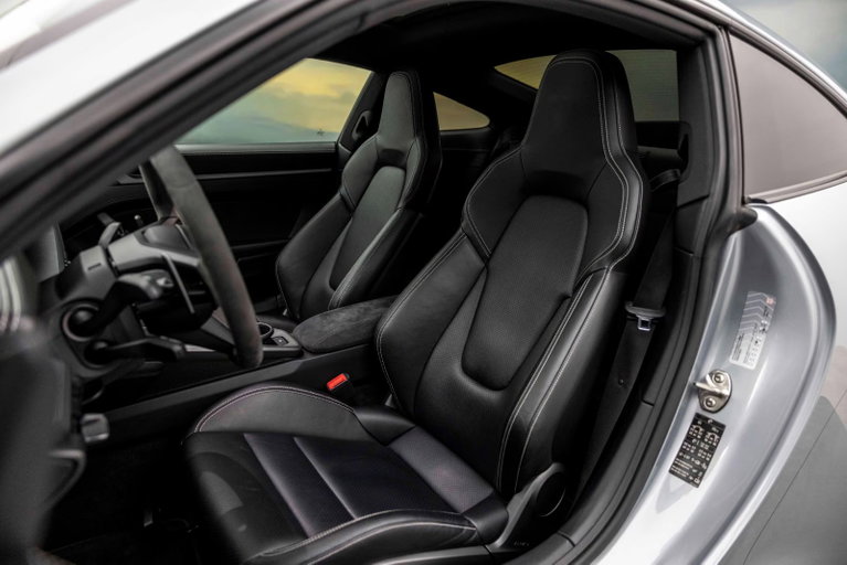 Porsche 992 Carrera