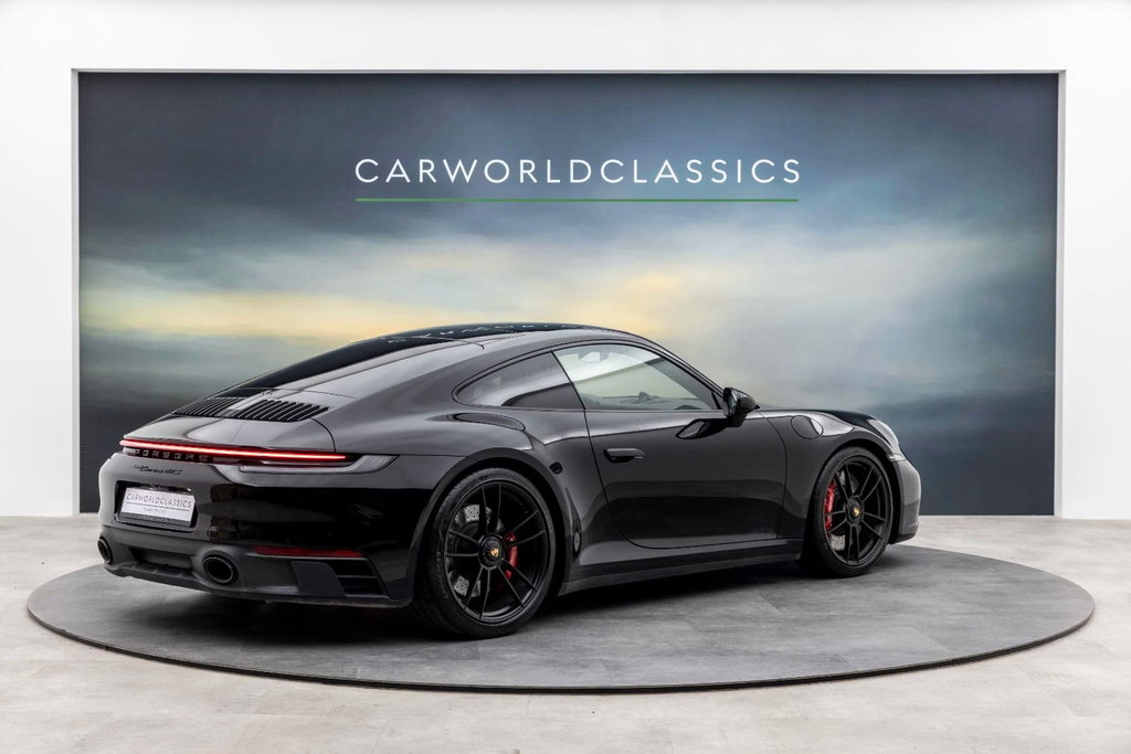 Porsche 992 Carrera GTS