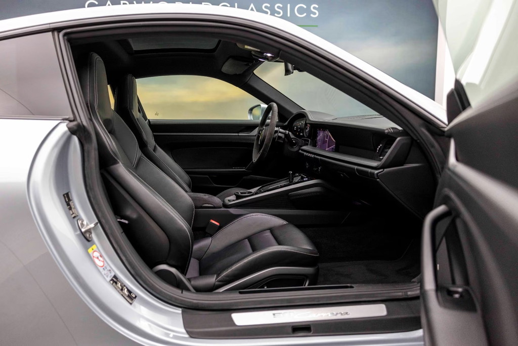 Porsche 992 Carrera