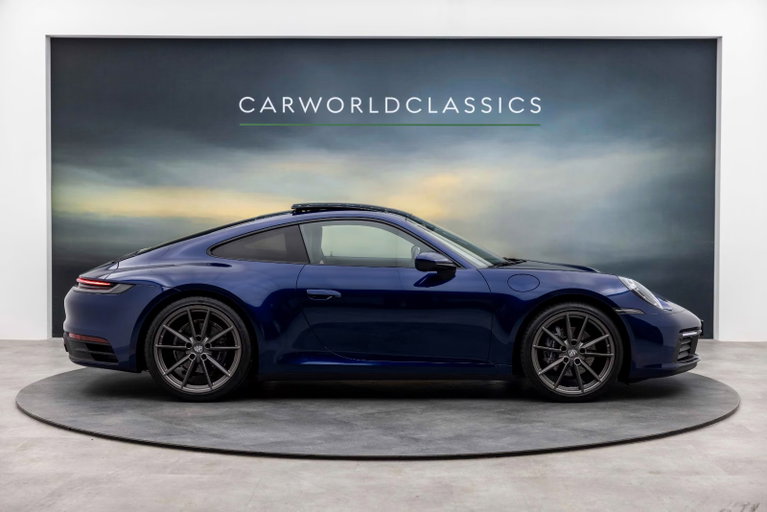 Porsche 992 Carrera 4