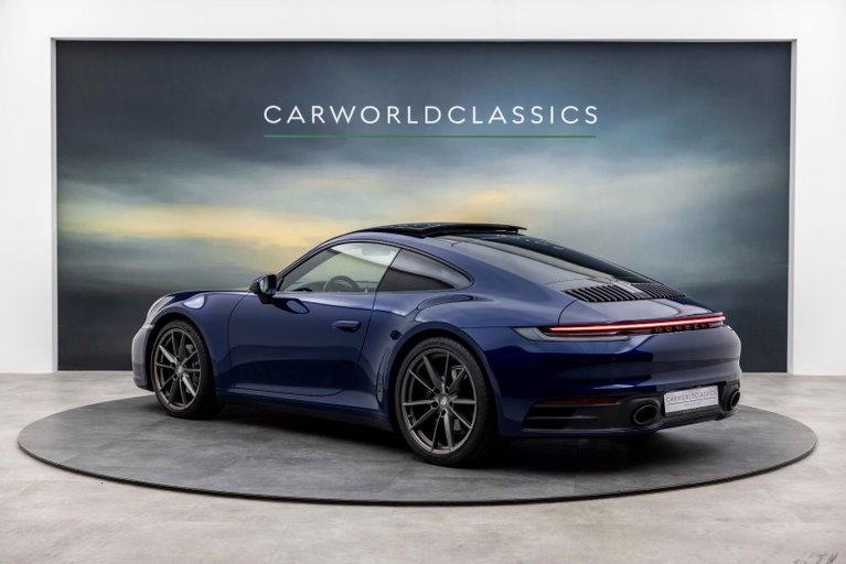 Porsche 992 Carrera 4