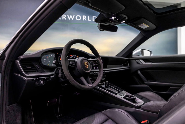 Porsche 992 Carrera