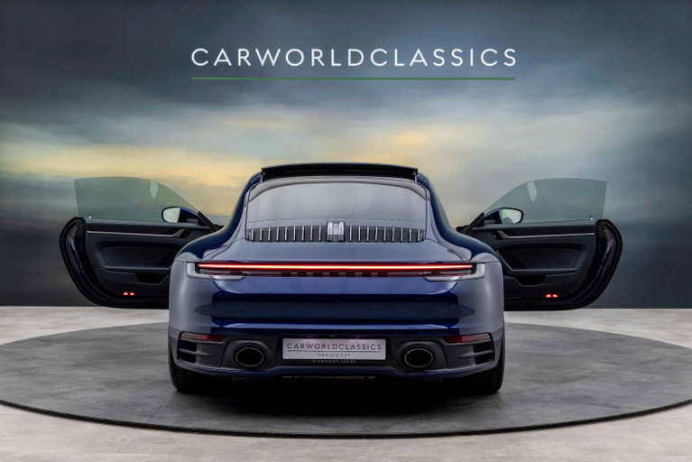 Porsche 992 Carrera 4
