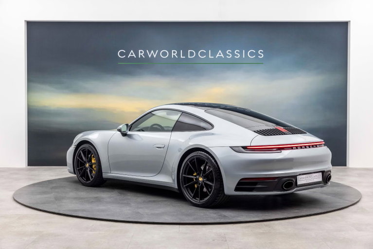 Porsche 992 Carrera