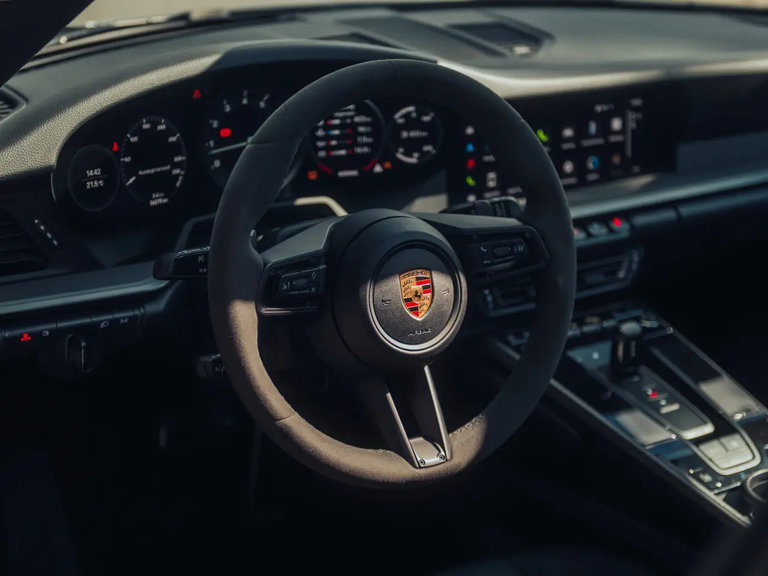 Porsche 992 Carrera