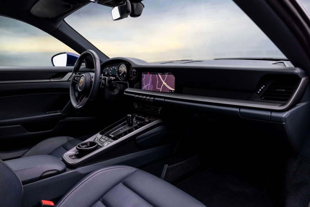 Porsche 992 Carrera 4