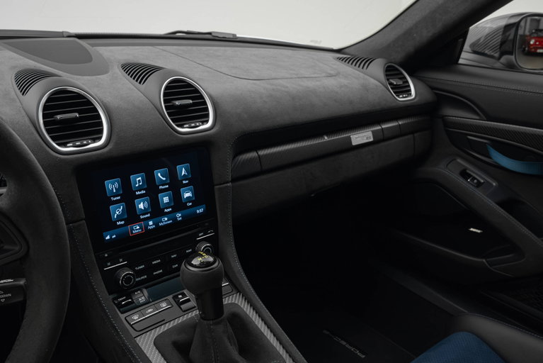 Porsche 718 Cayman GT4 RS