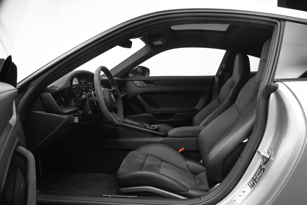 Porsche 992 Carrera GTS