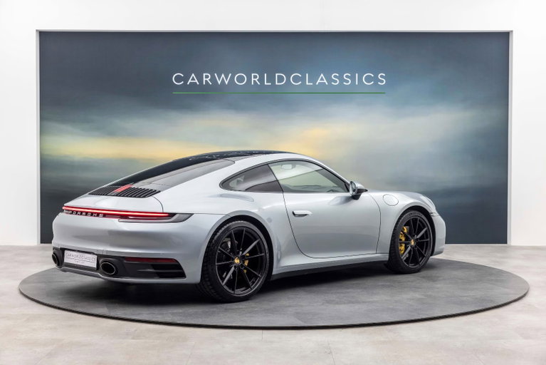 Porsche 992 Carrera