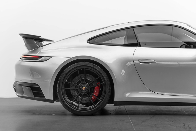 Porsche 992 Carrera GTS