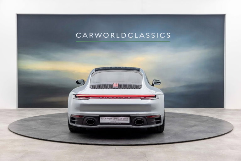 Porsche 992 Carrera