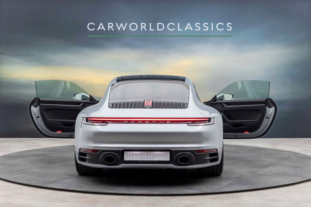 Porsche 992 Carrera