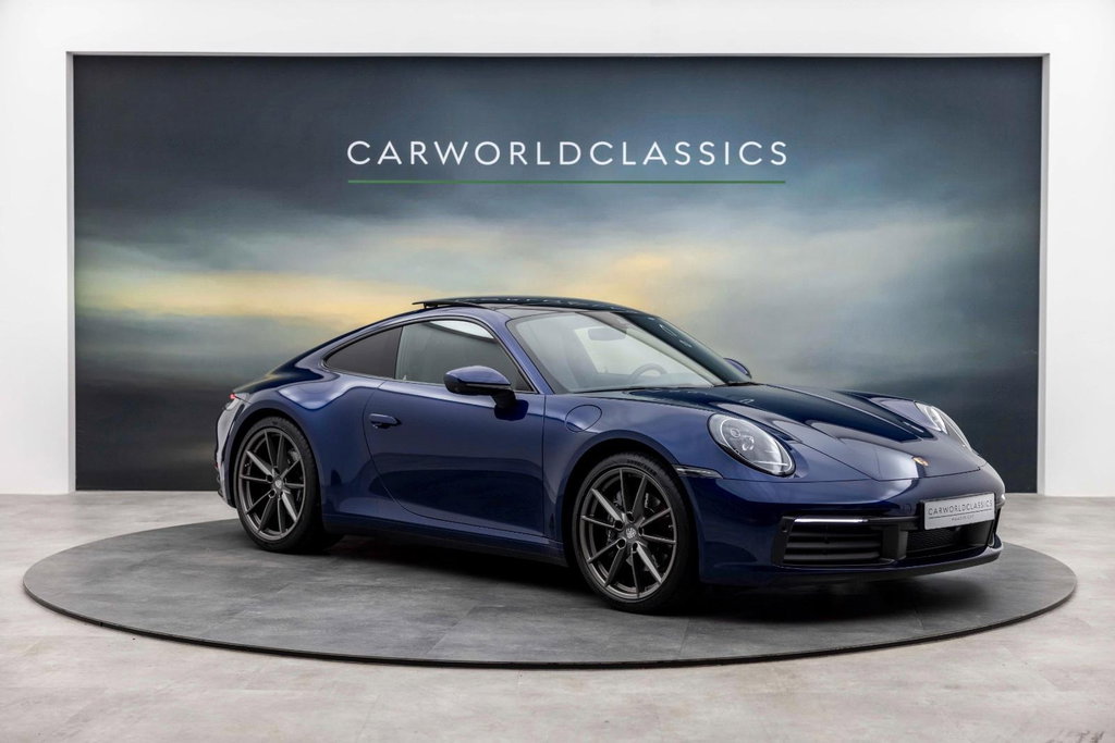 Porsche 992 Carrera 4