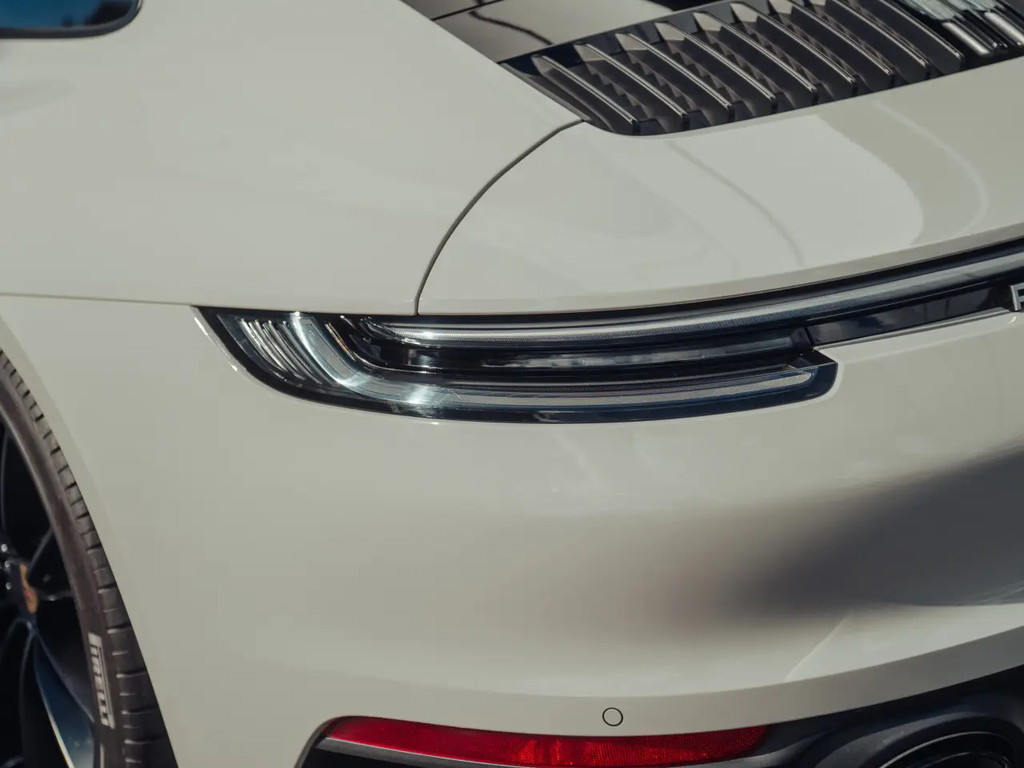 Porsche 992 Carrera