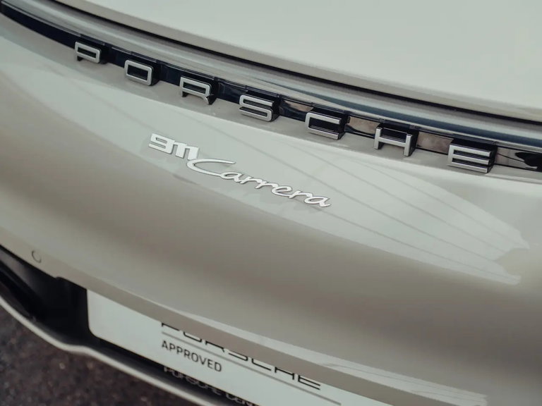 Porsche 992 Carrera