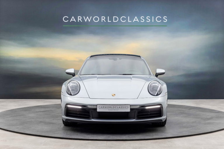 Porsche 992 Carrera