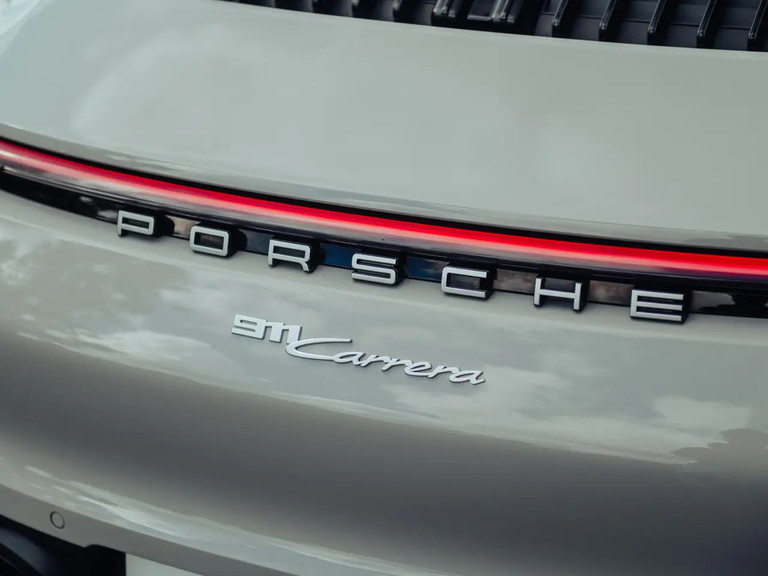 Porsche 992 Carrera