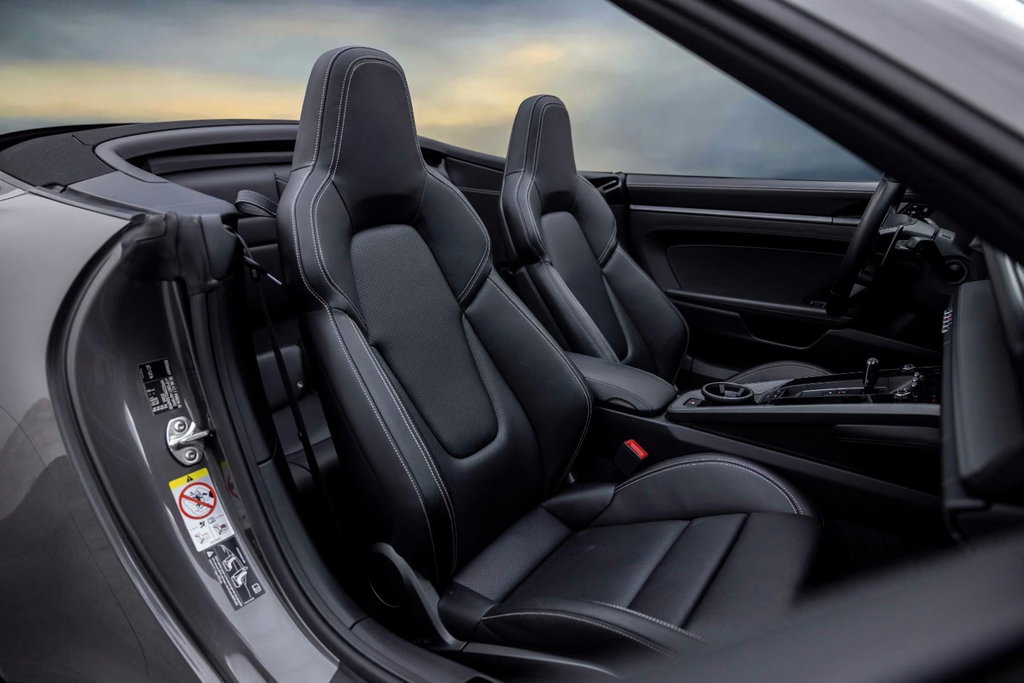 Porsche 992 Carrera 4S