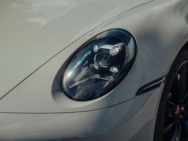Porsche 992 Carrera