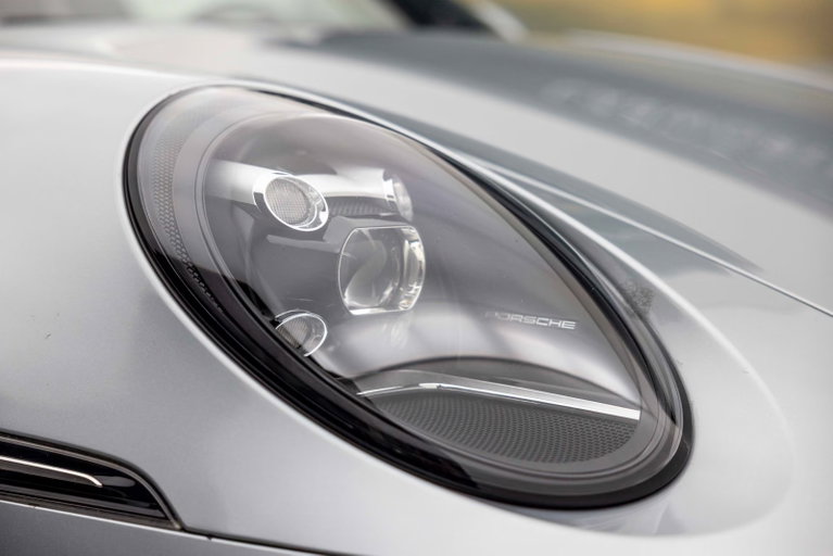 Porsche 992 Carrera