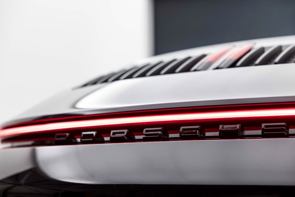 Porsche 992 Carrera