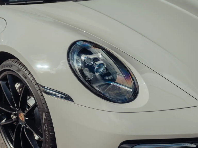 Porsche 992 Carrera