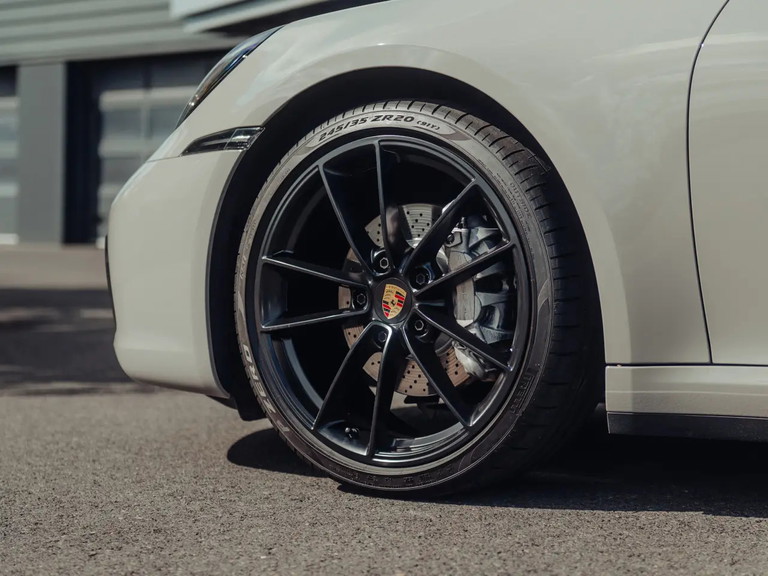 Porsche 992 Carrera