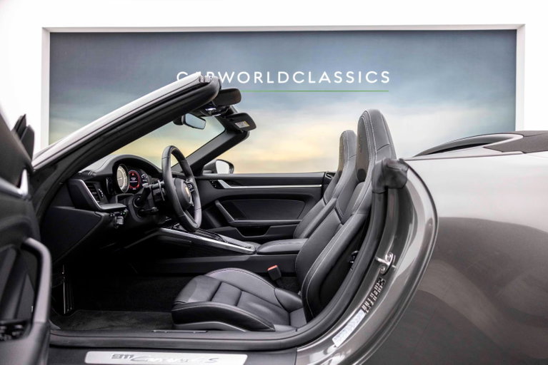Porsche 992 Carrera 4S