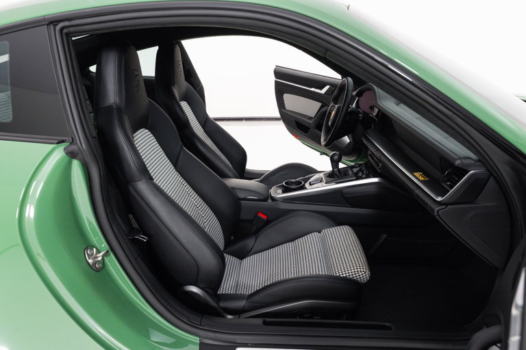Porsche 992 Sport Classic