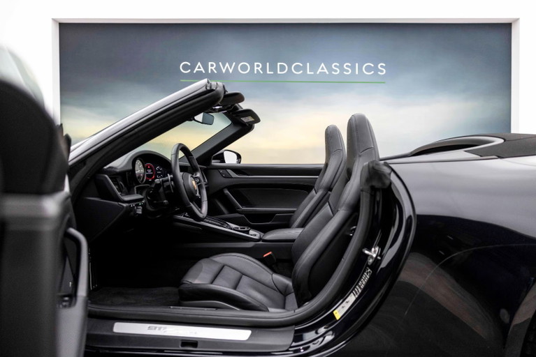 Porsche 992 Carrera