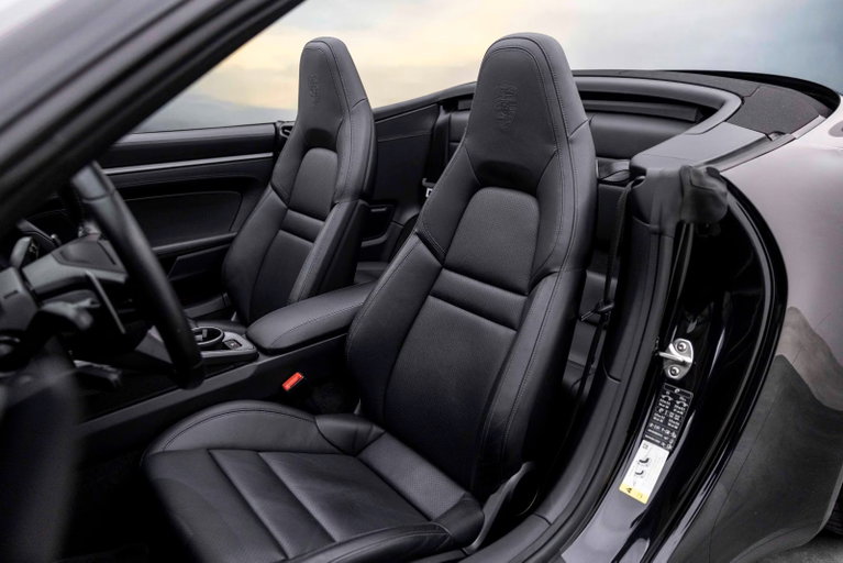 Porsche 992 Carrera