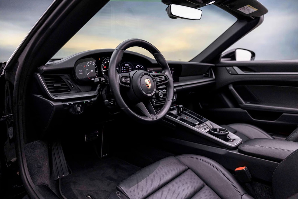 Porsche 992 Carrera