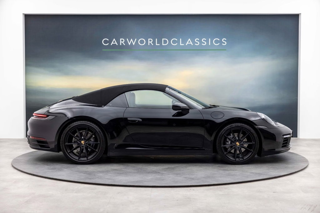 Porsche 992 Carrera