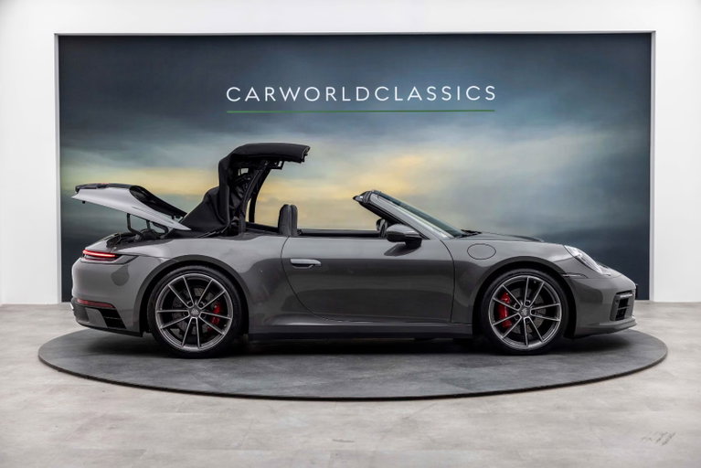 Porsche 992 Carrera 4S