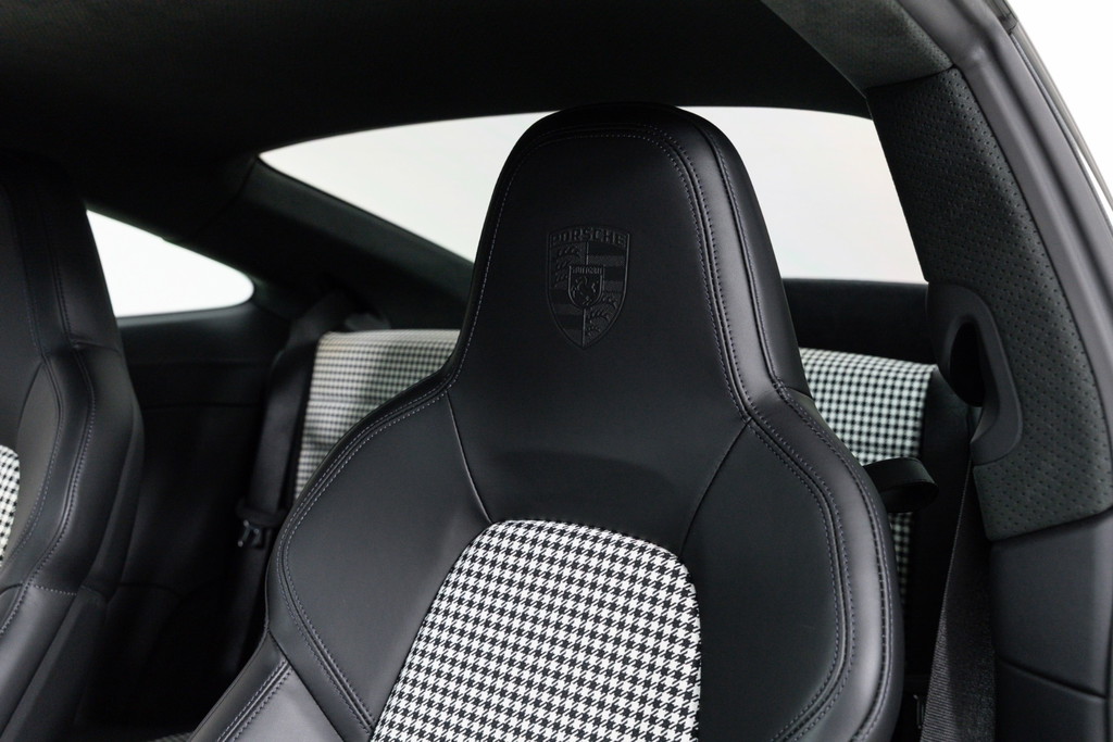 Porsche 992 Sport Classic