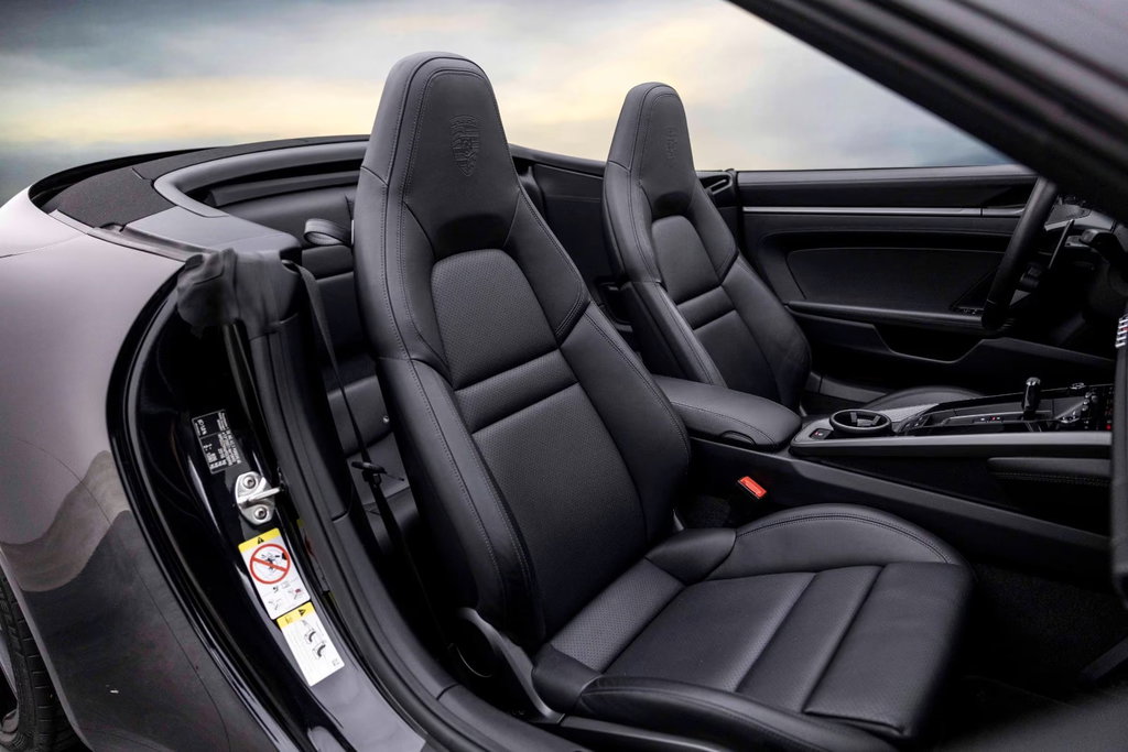 Porsche 992 Carrera