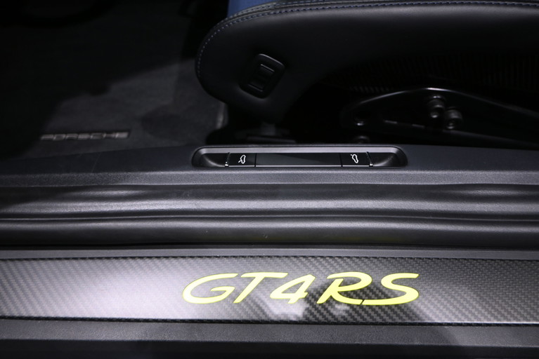 Porsche 718 Cayman GT4 RS
