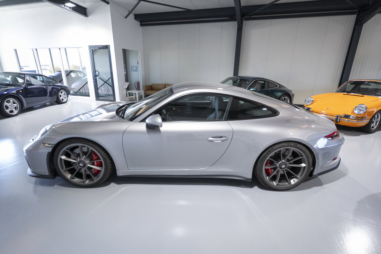 Porsche 991.2 GT3 Touring