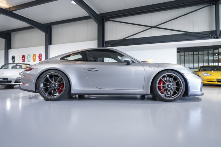 Porsche 991.2 GT3 Touring