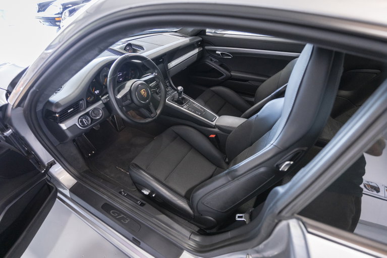 Porsche 991.2 GT3 Touring