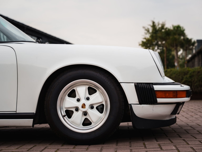 Porsche 911 Carrera 3.2 (US)