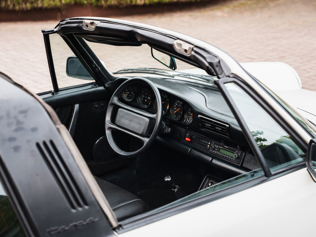 Porsche 911 Carrera 3.2 (US)