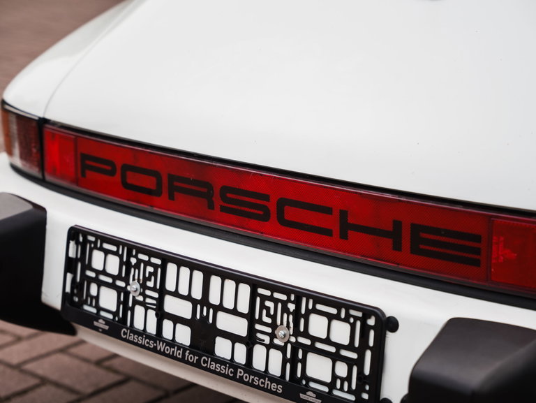 Porsche 911 Carrera 3.2 (US)