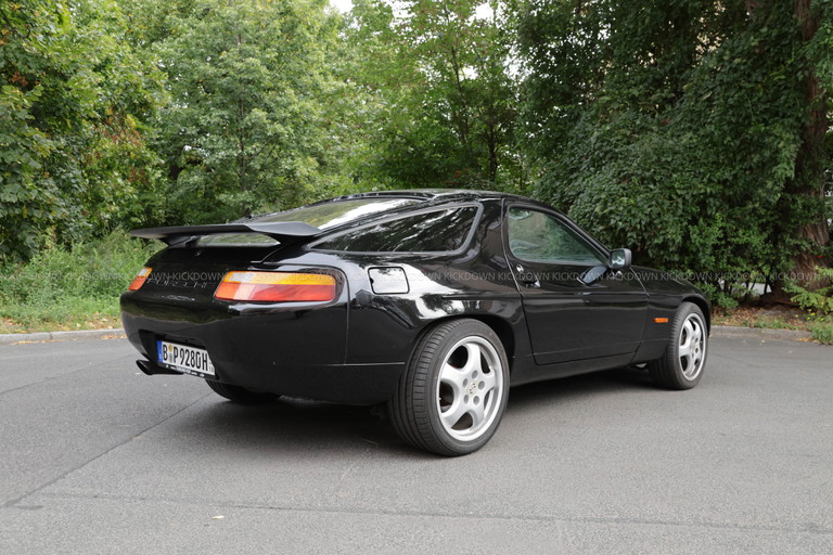 Porsche 928 S4