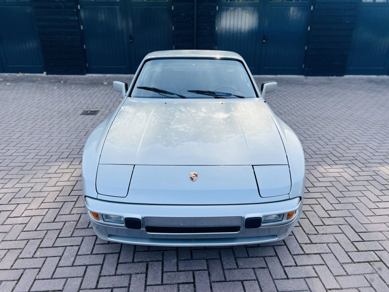 Porsche 944 Coupé