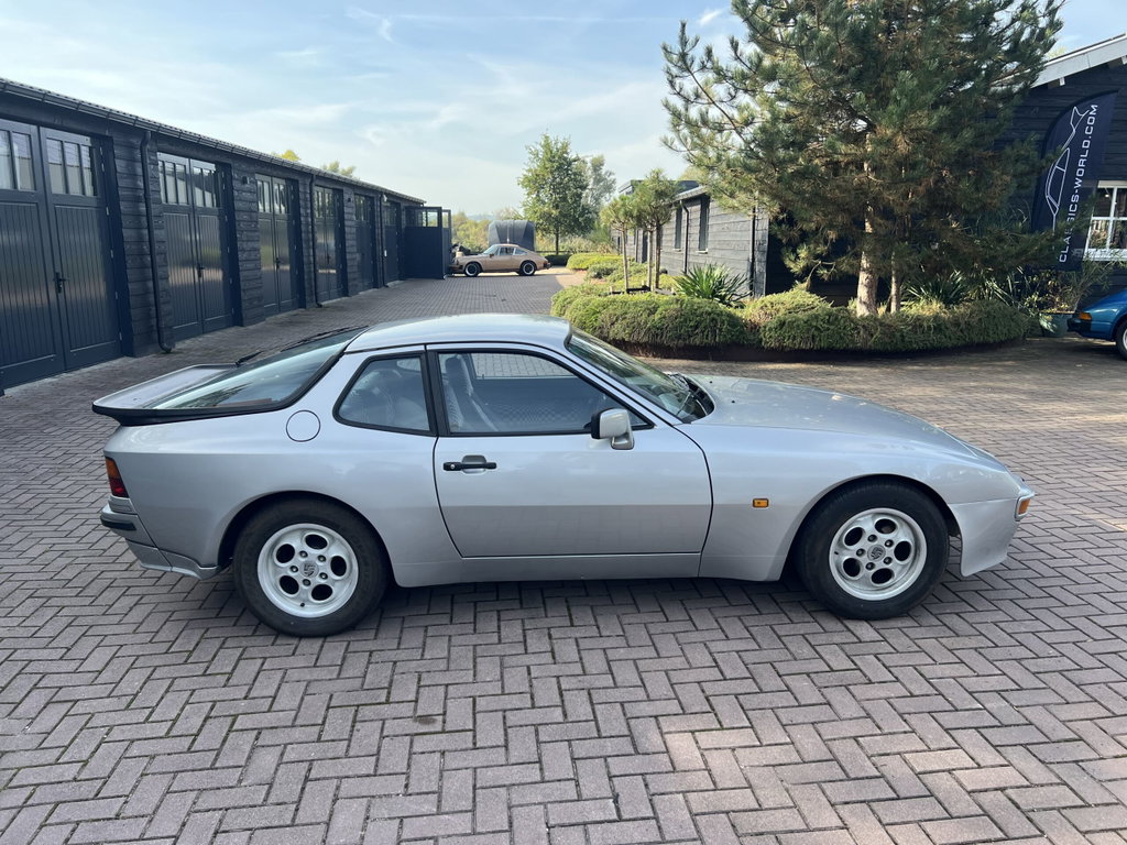 Porsche 944 Coupé