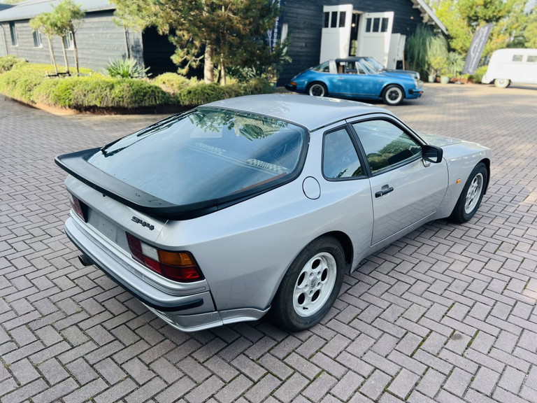 Porsche 944 Coupé