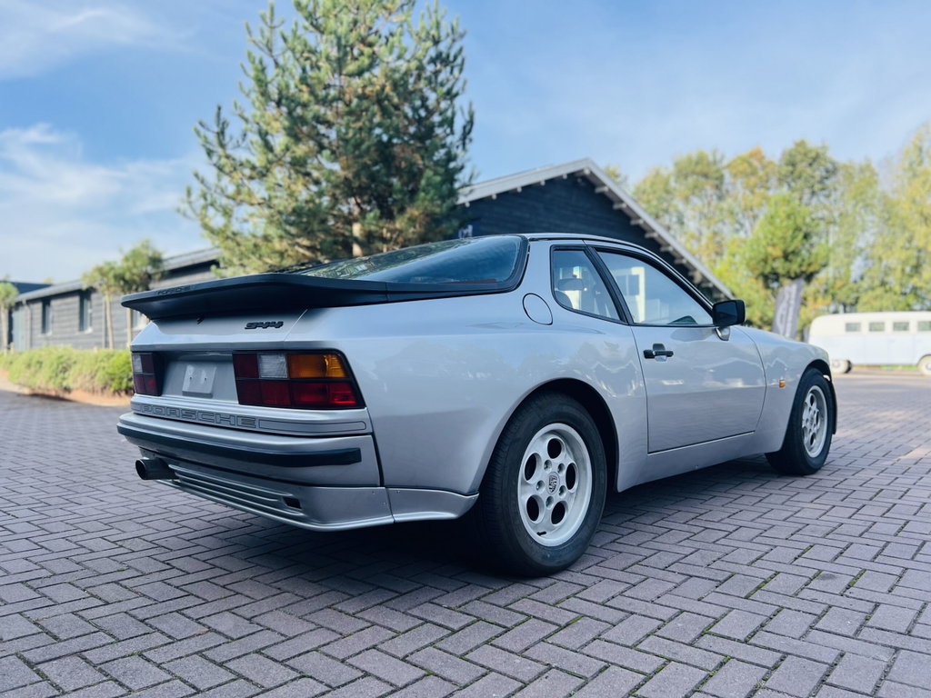 Porsche 944 Coupé