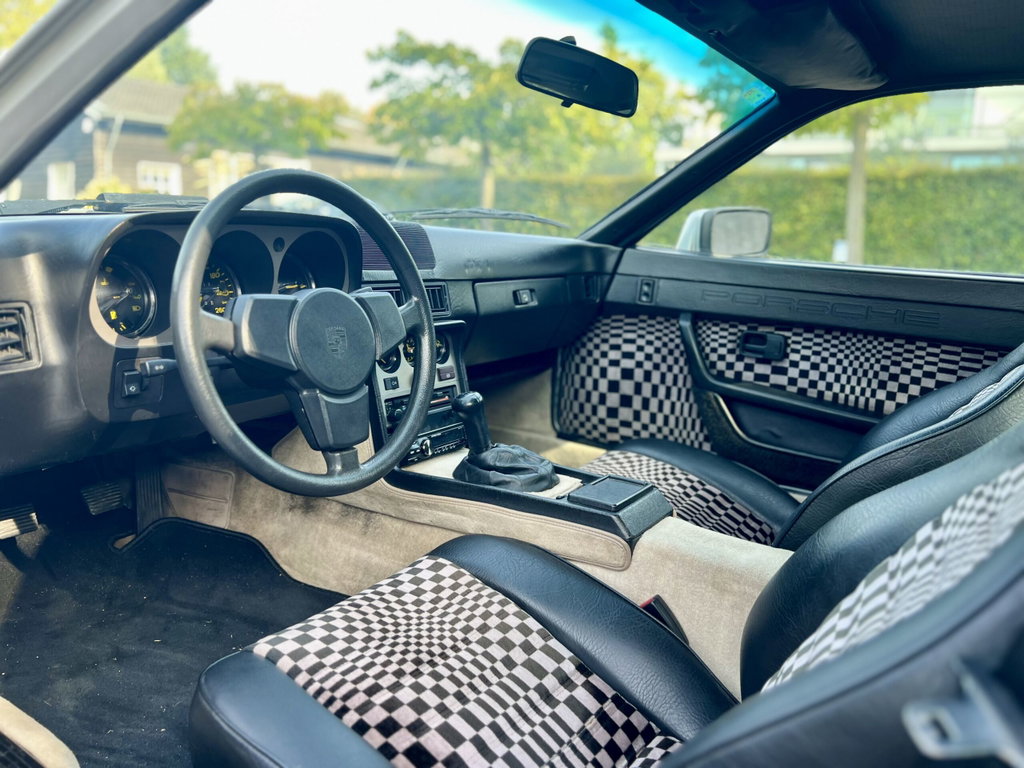 Porsche 944 Coupé